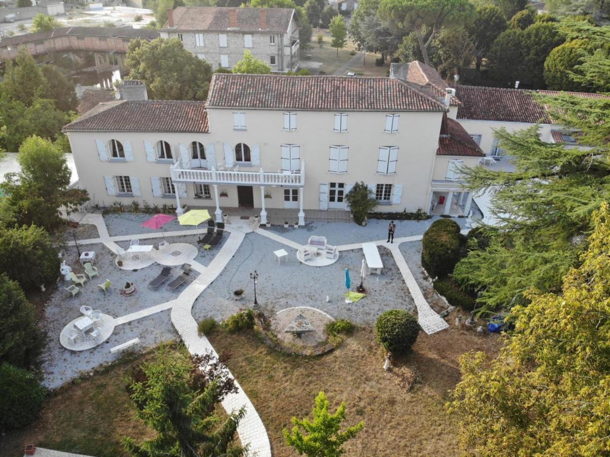 Le Clos Des Cedres B&B La Rochefoucauld Luaran gambar