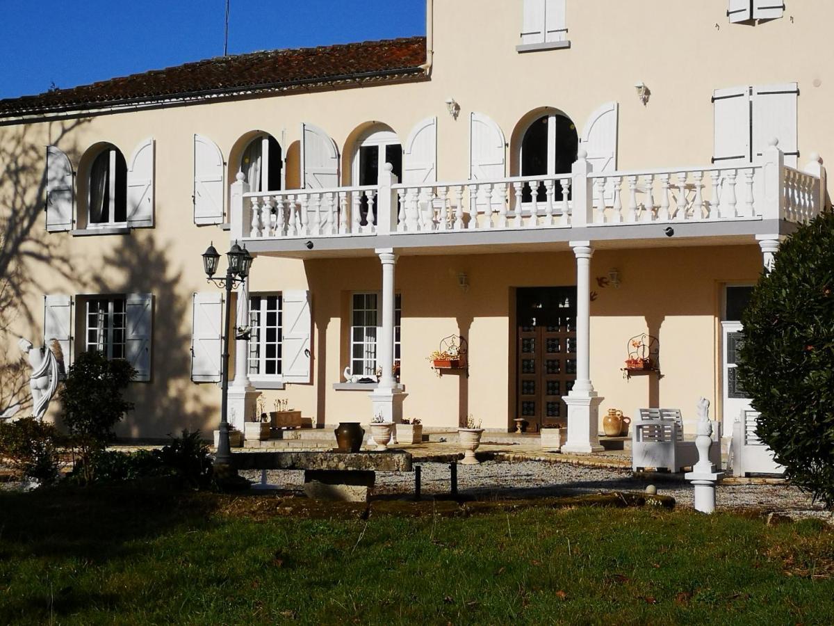 Le Clos Des Cedres B&B La Rochefoucauld Luaran gambar