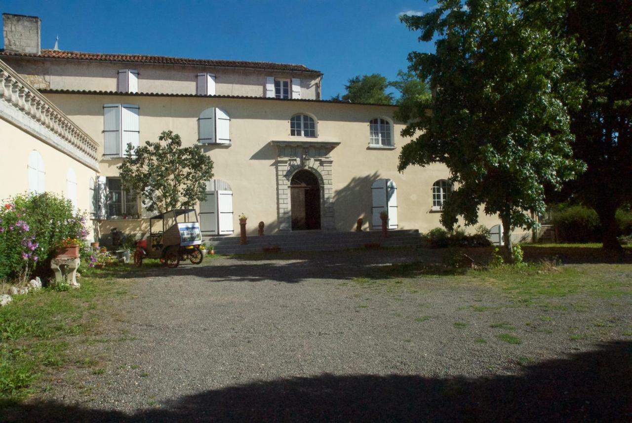 Le Clos Des Cedres B&B La Rochefoucauld Luaran gambar