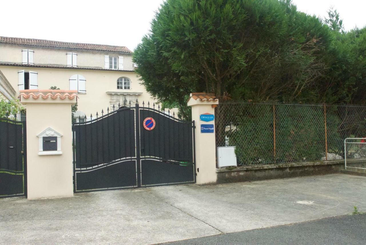 Le Clos Des Cedres B&B La Rochefoucauld Luaran gambar