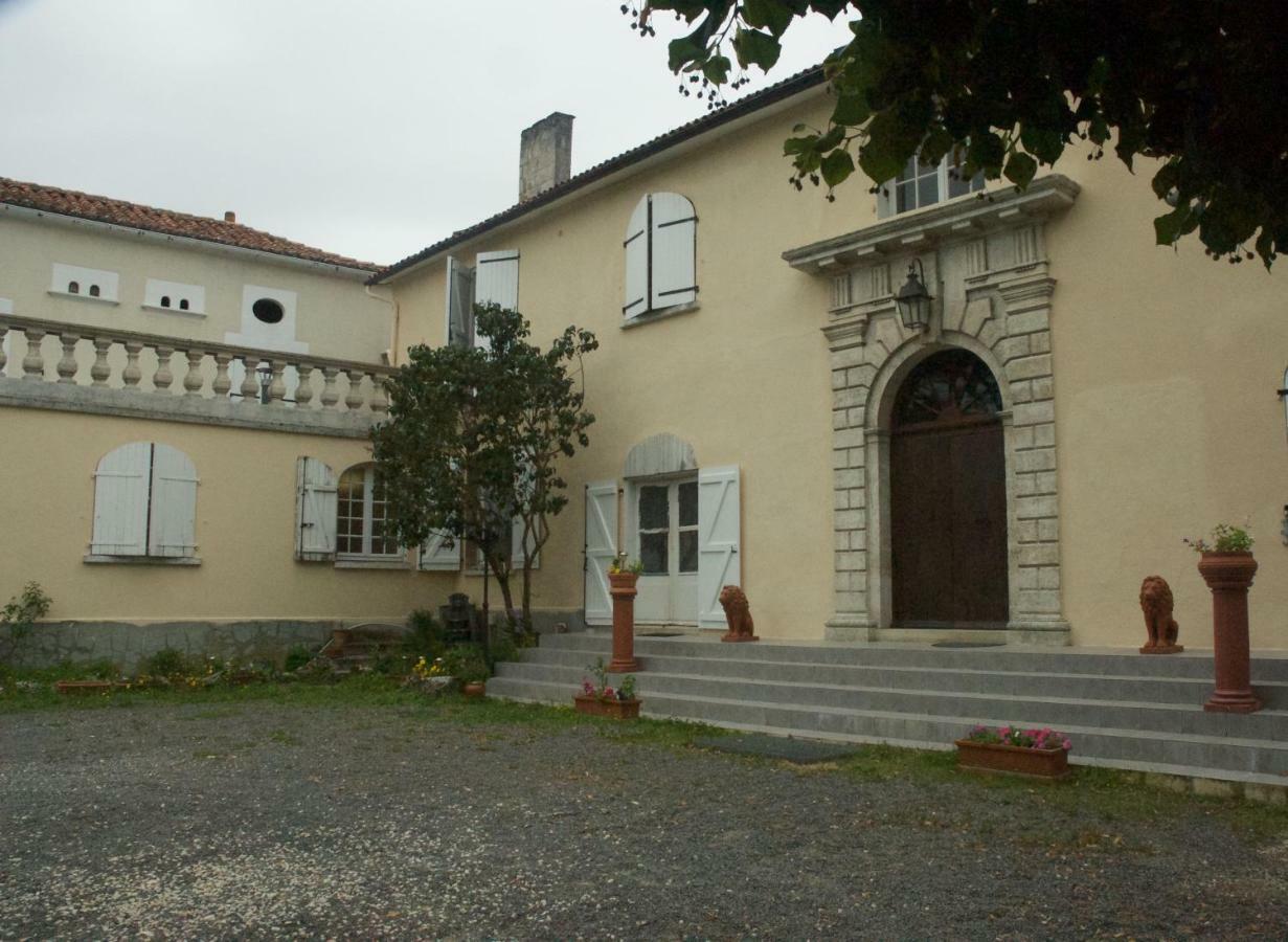 Le Clos Des Cedres B&B La Rochefoucauld Luaran gambar