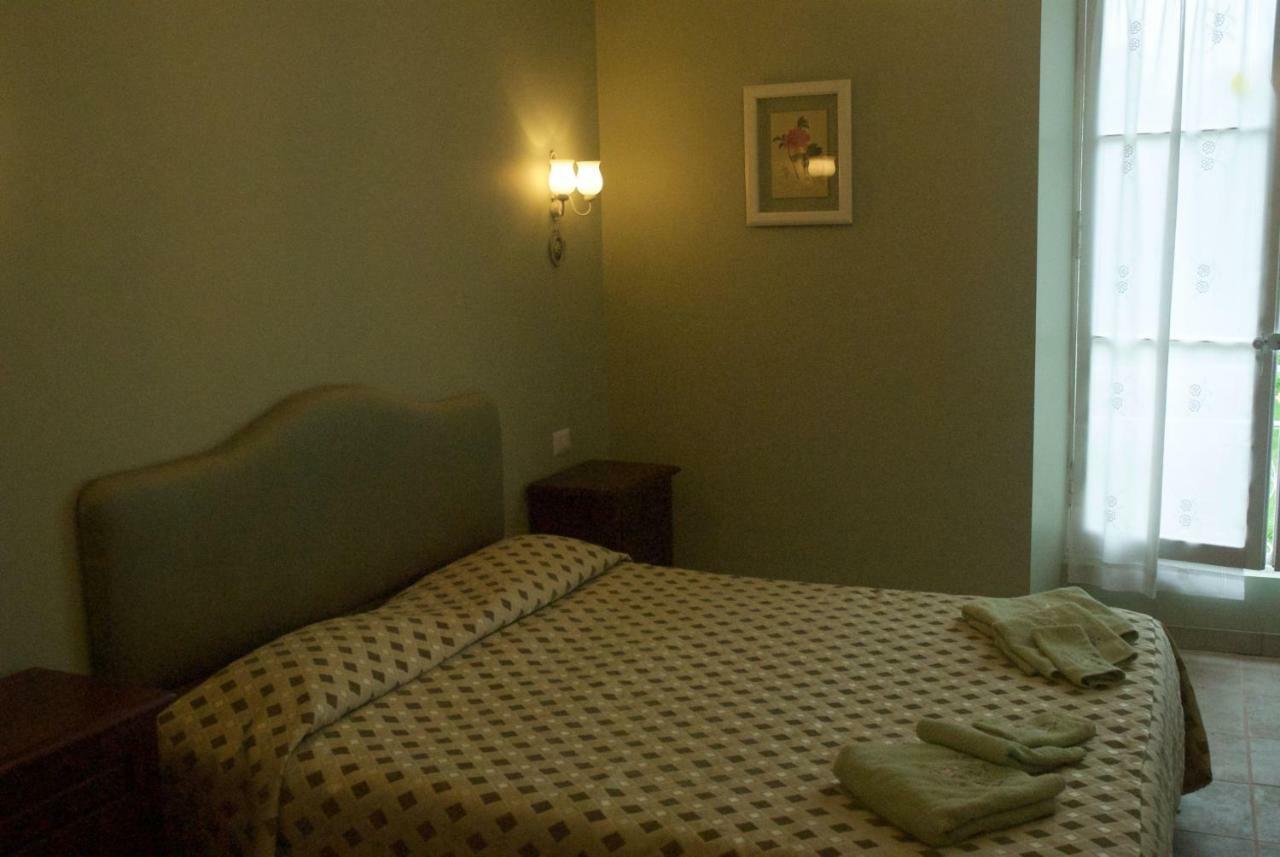 Le Clos Des Cedres B&B La Rochefoucauld Luaran gambar