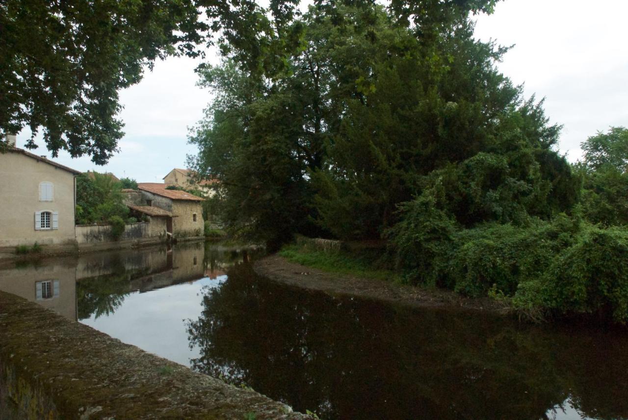 Le Clos Des Cedres B&B La Rochefoucauld Luaran gambar