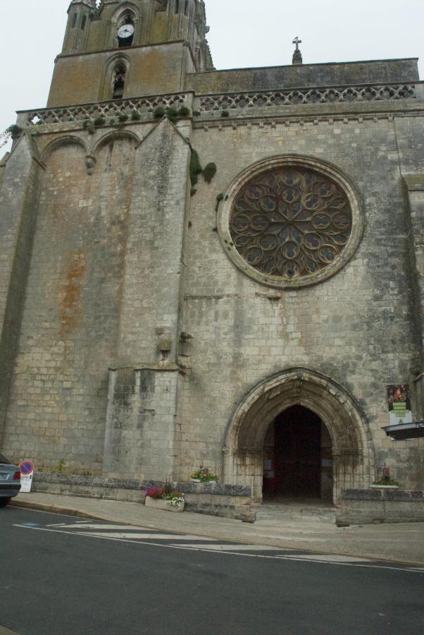 Le Clos Des Cedres B&B La Rochefoucauld Luaran gambar